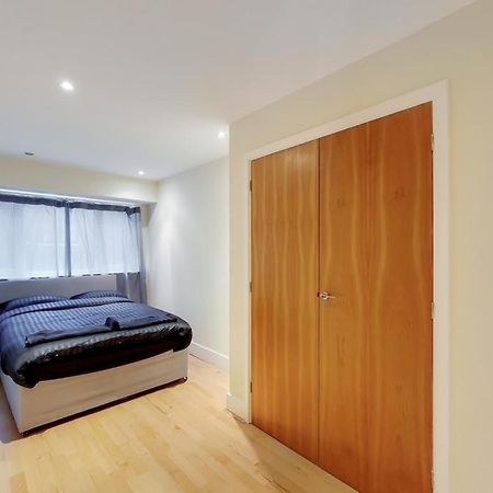 Apartment In The Heart Of Londra Exterior foto